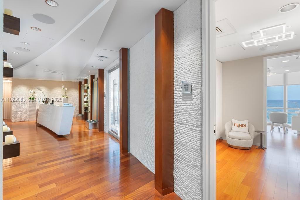 17121 Collins Ave # 903