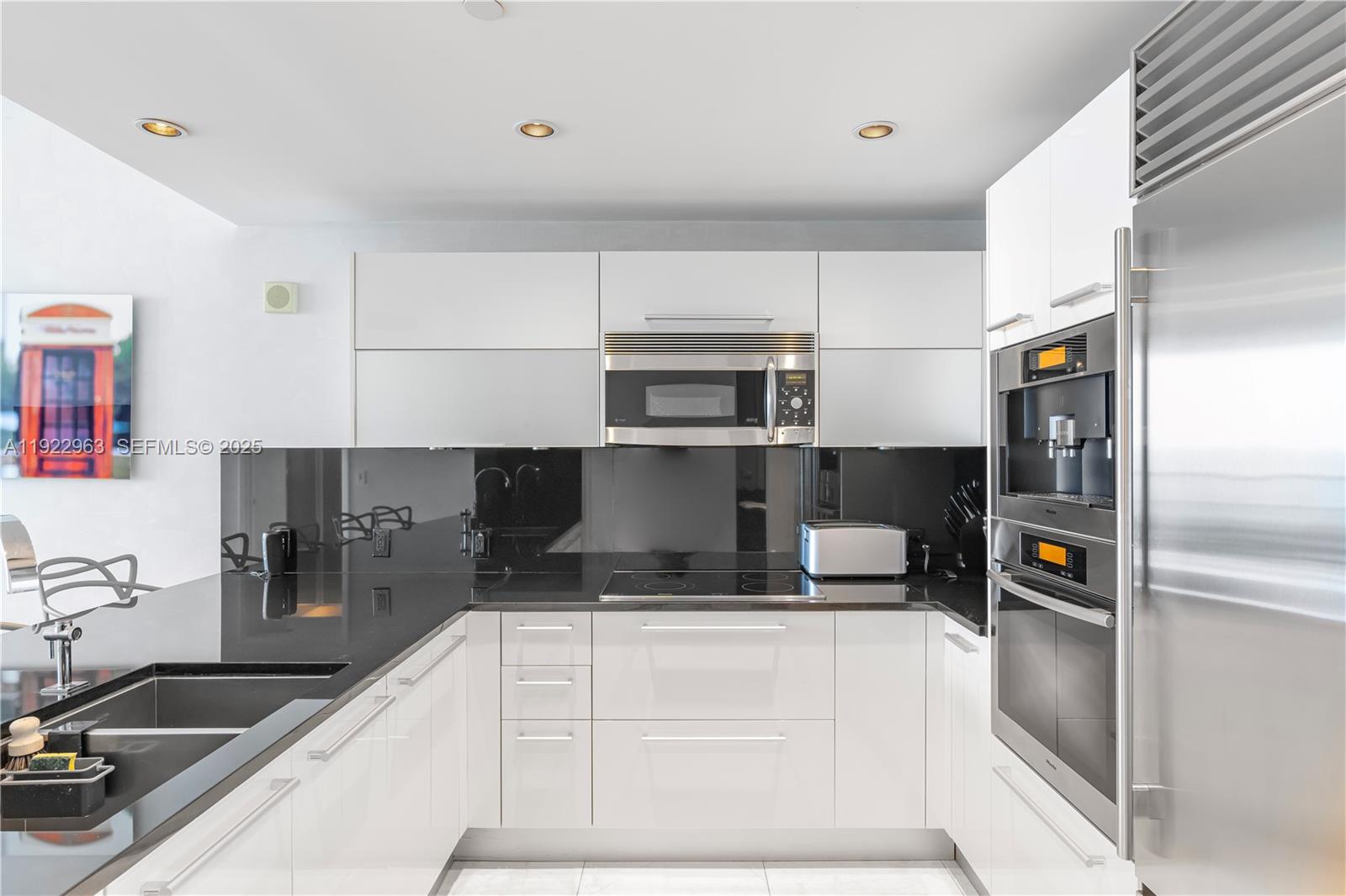 17121 Collins Ave # 903