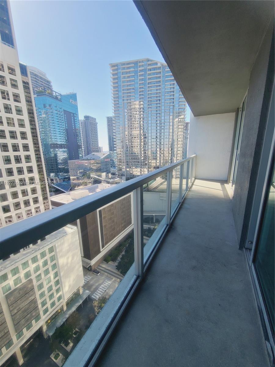500 BRICKELL AVE # 2608