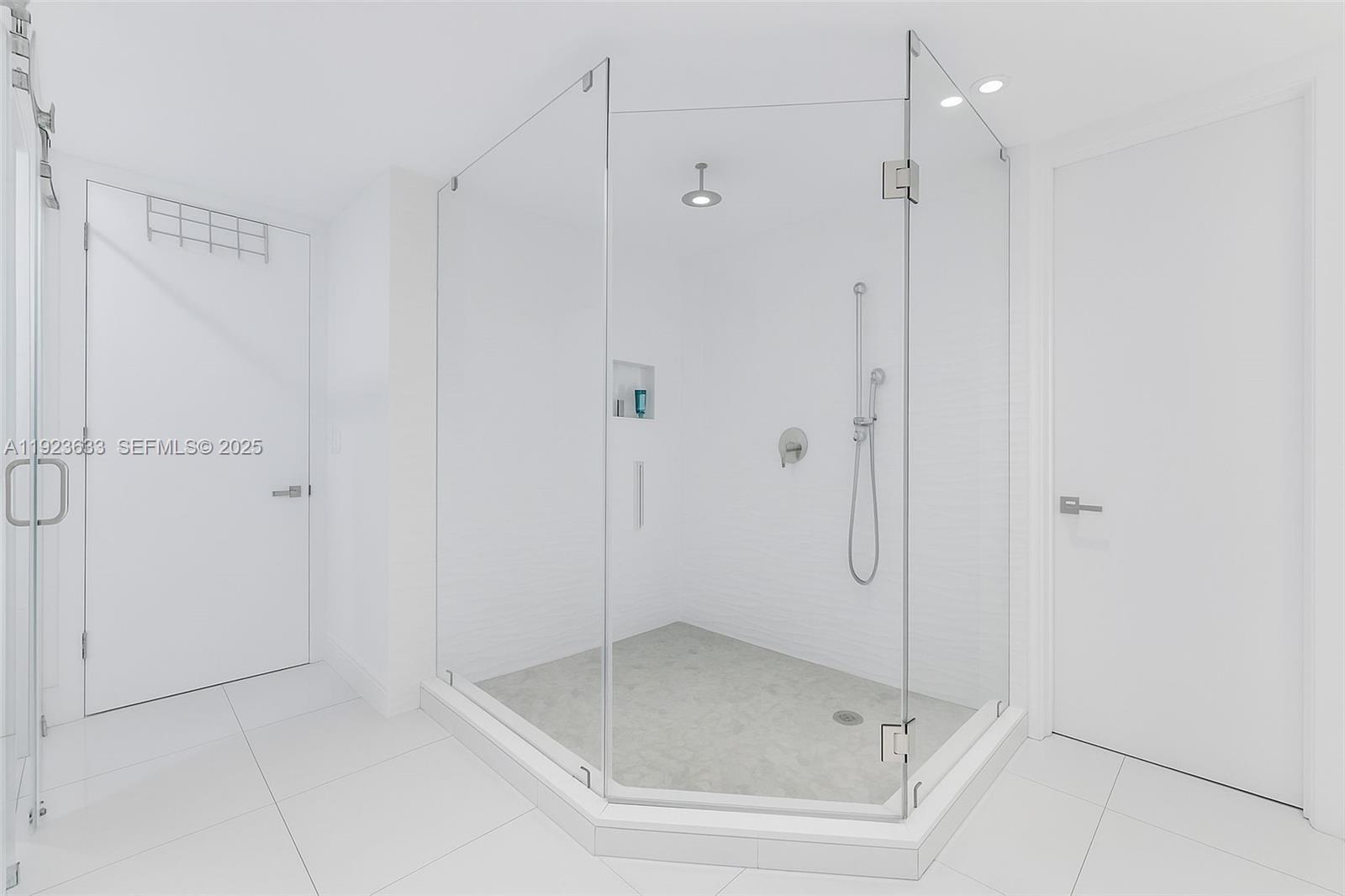 19500 Turnberry Way # 7D