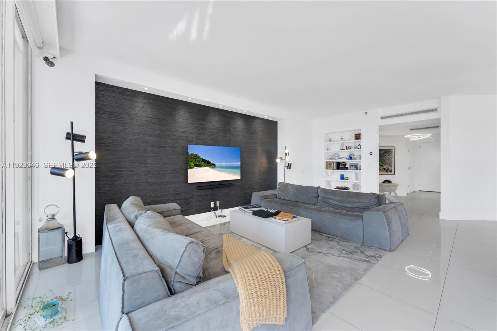 19500 Turnberry Way # 7D