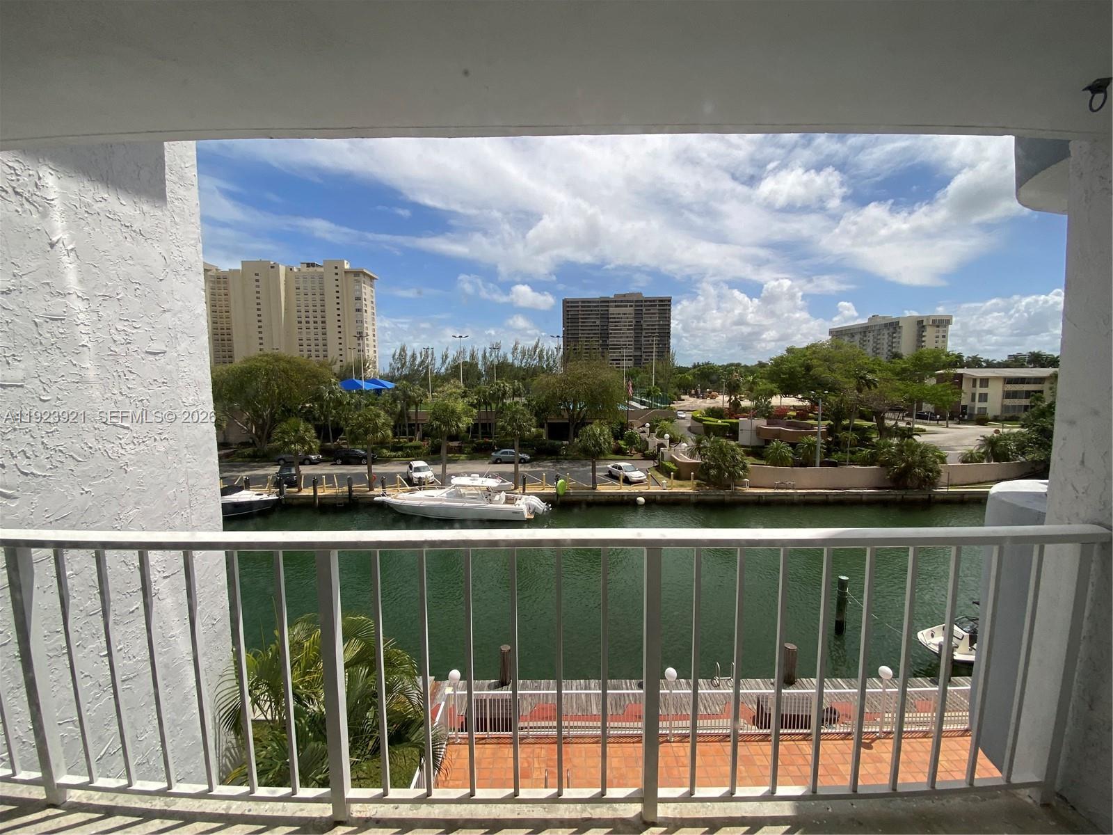 1650 NE 115th St # 405