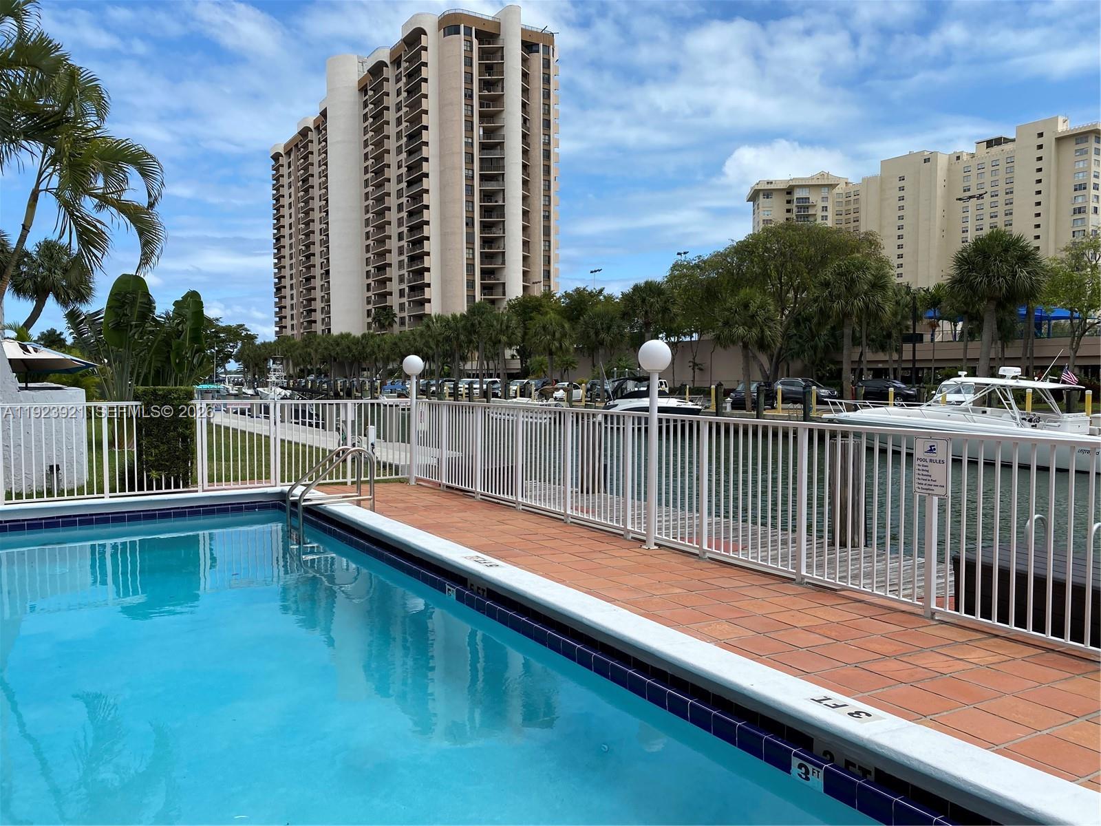 1650 NE 115th St # 405