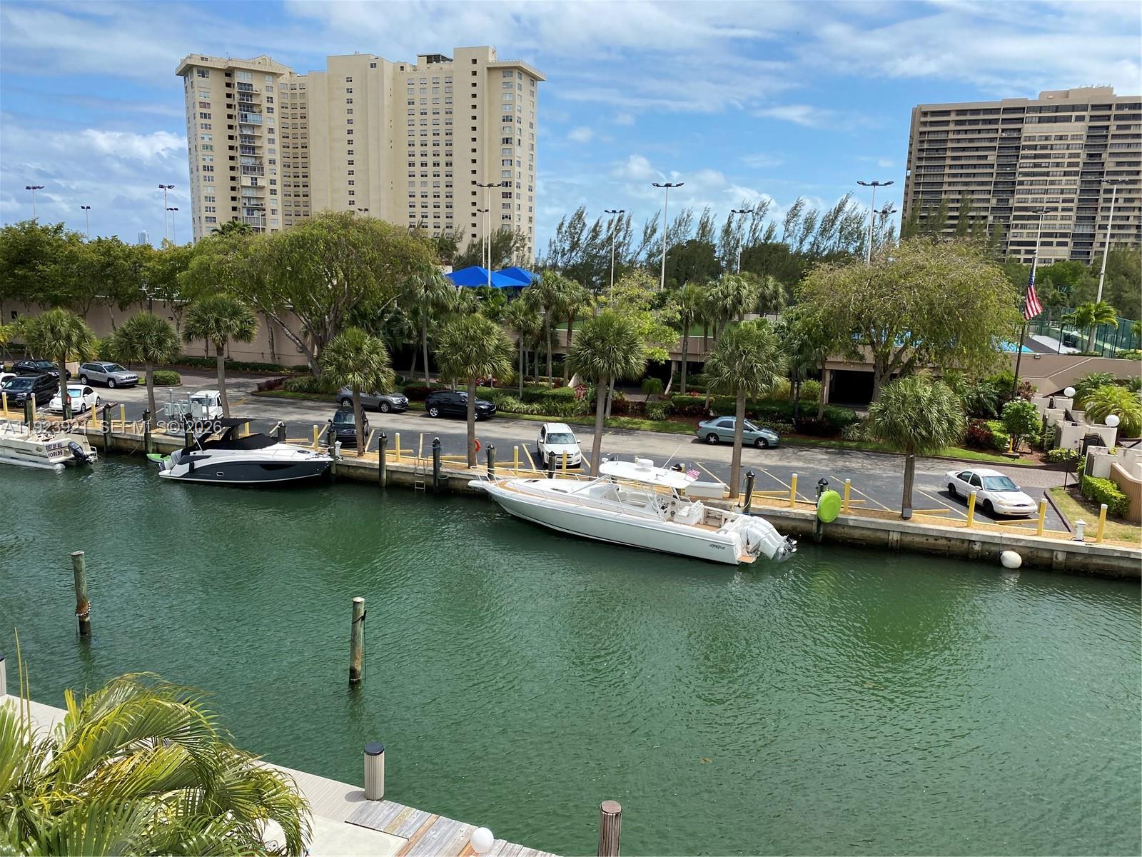 1650 NE 115th St # 405