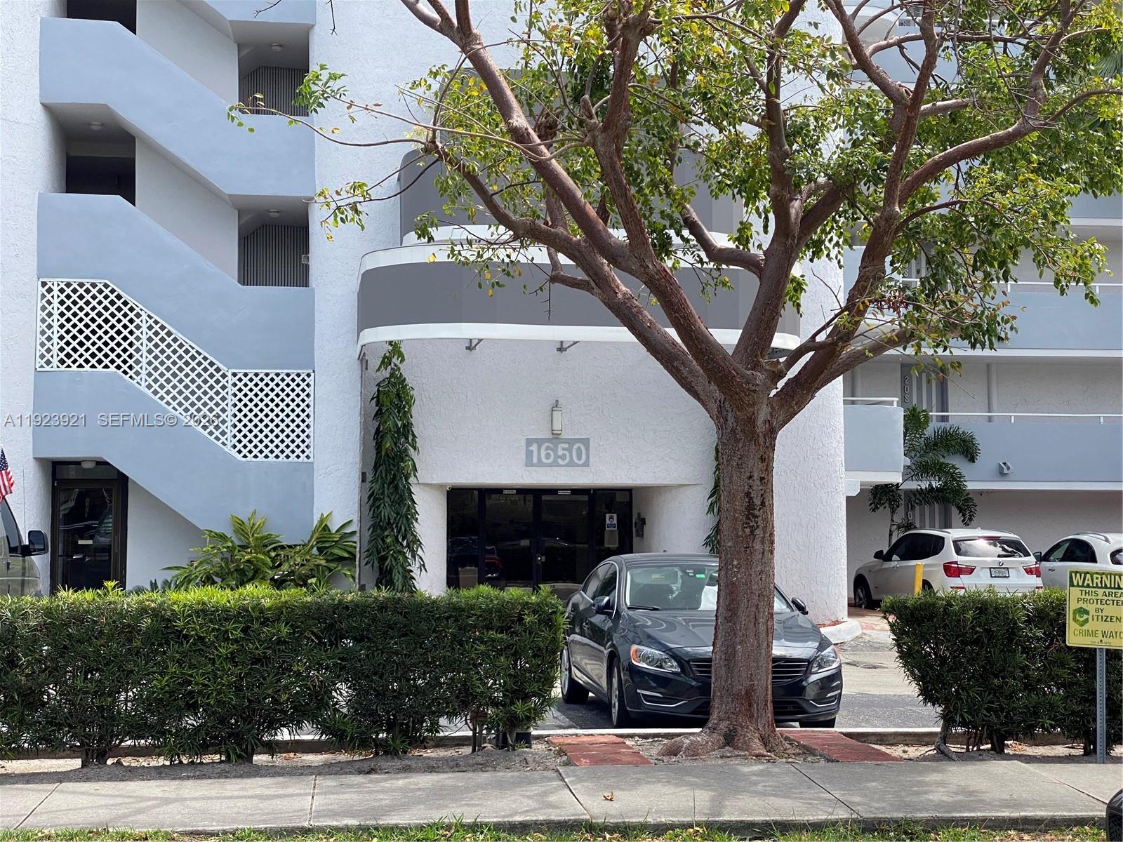 1650 NE 115th St # 405