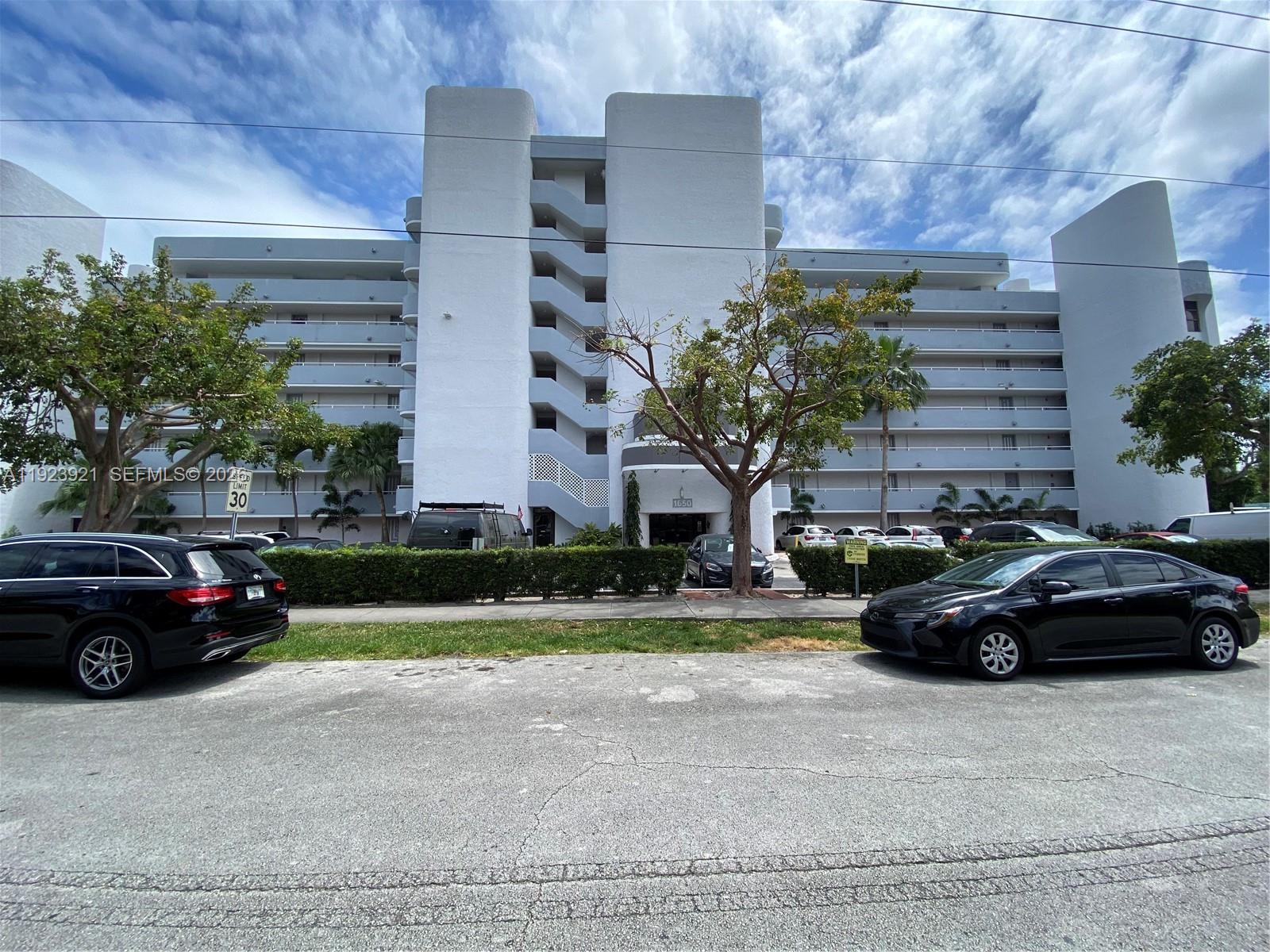 1650 NE 115th St # 405