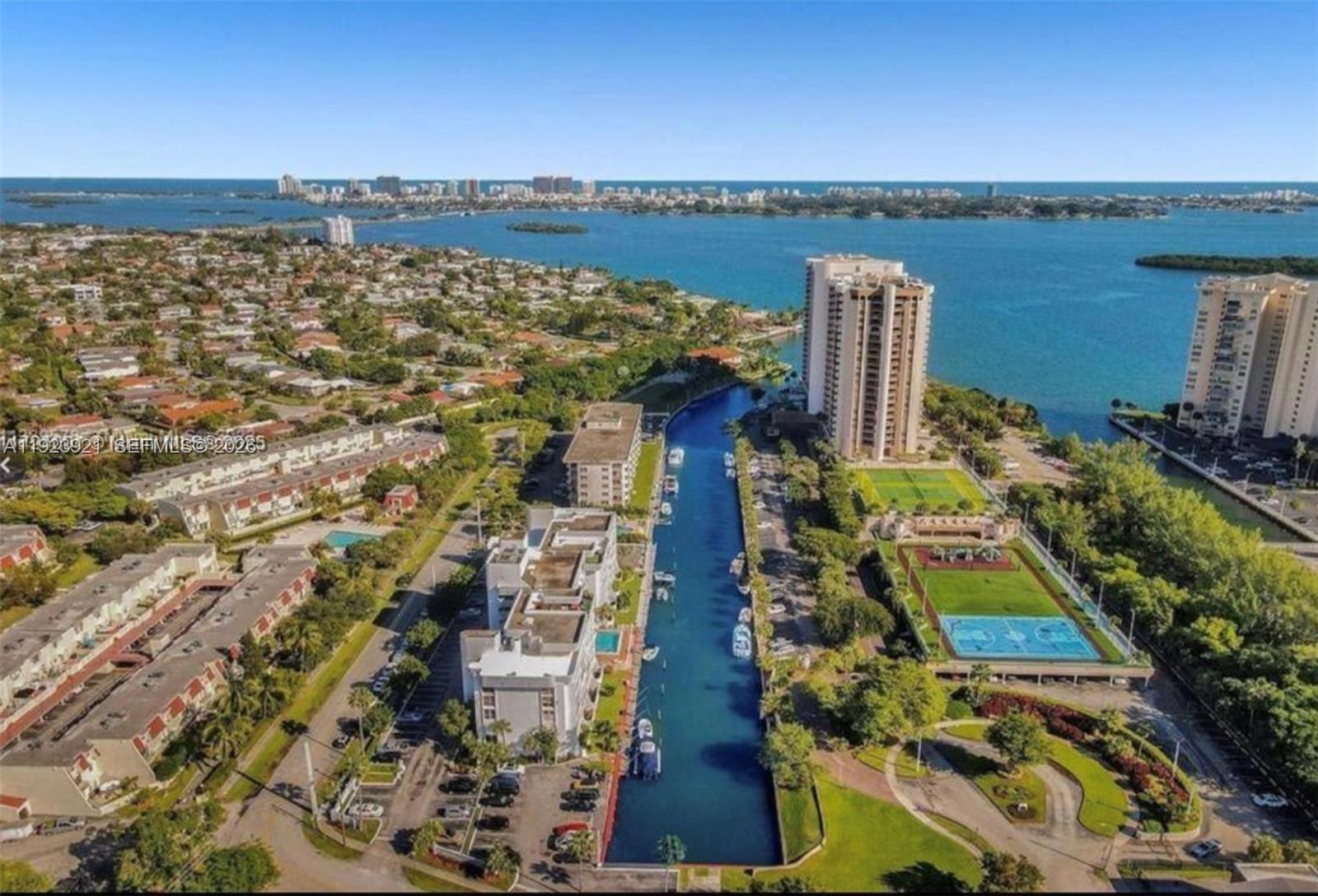 1650 NE 115th St # 405