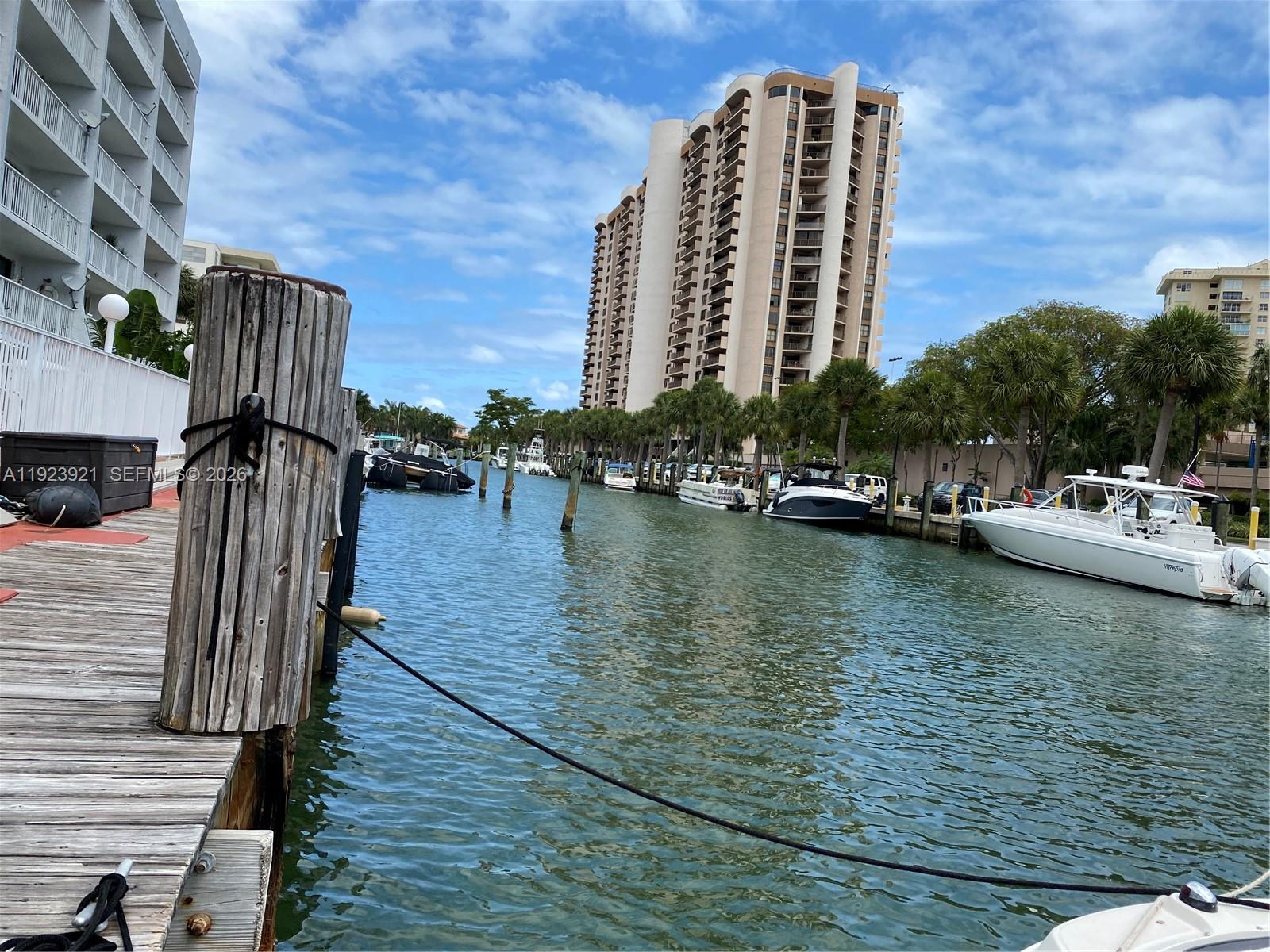 1650 NE 115th St # 405