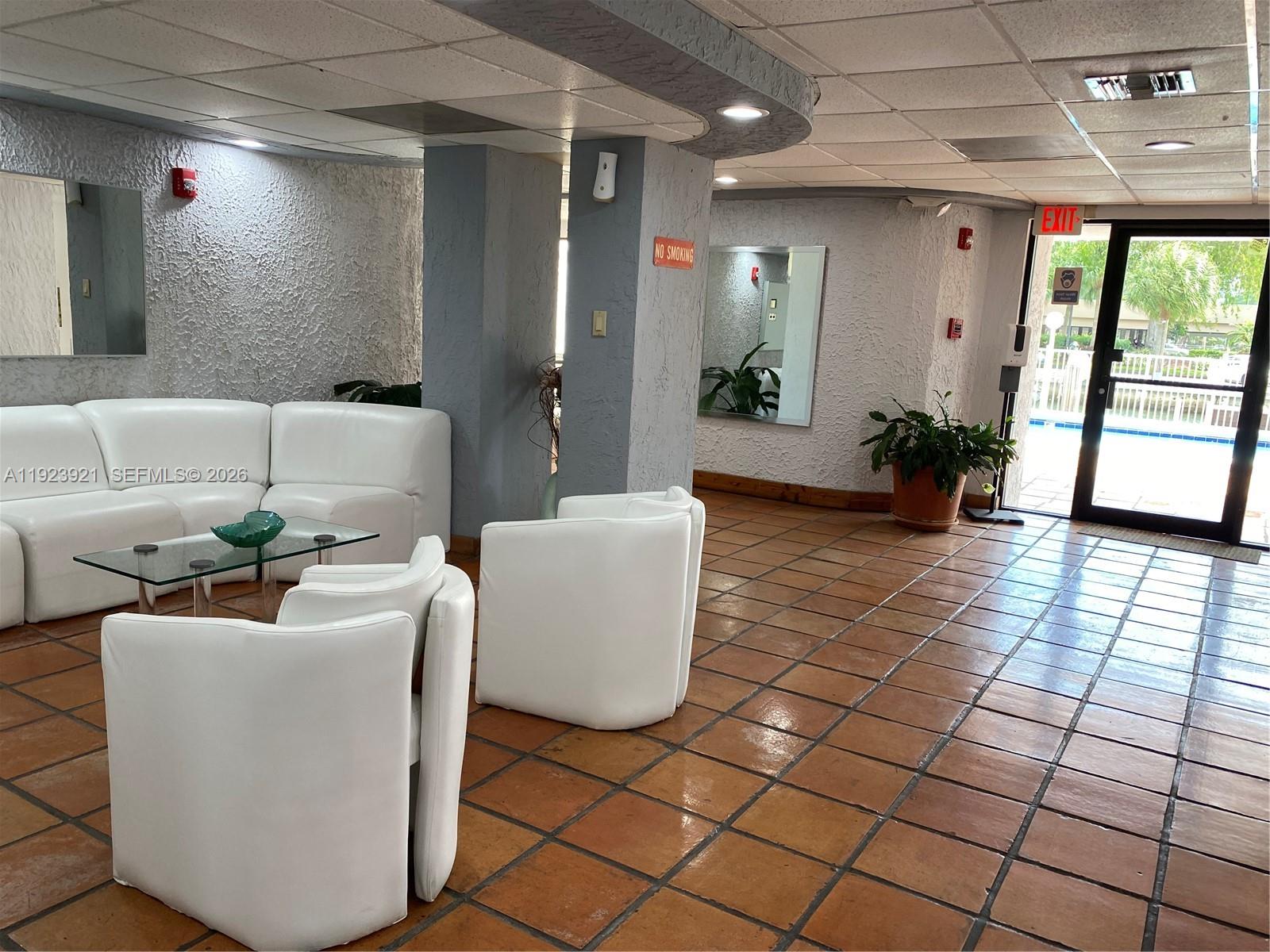 1650 NE 115th St # 405