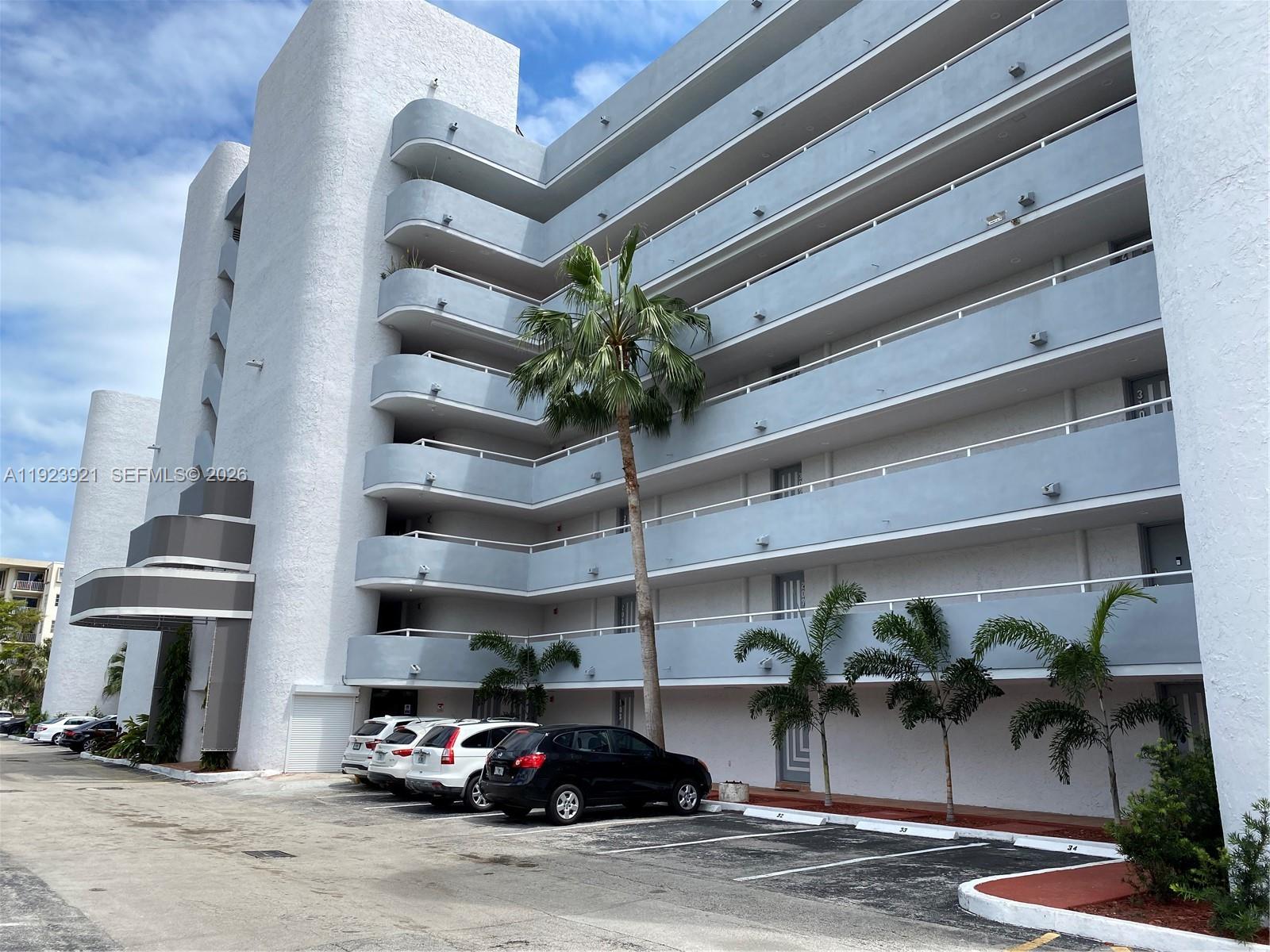 1650 NE 115th St # 405