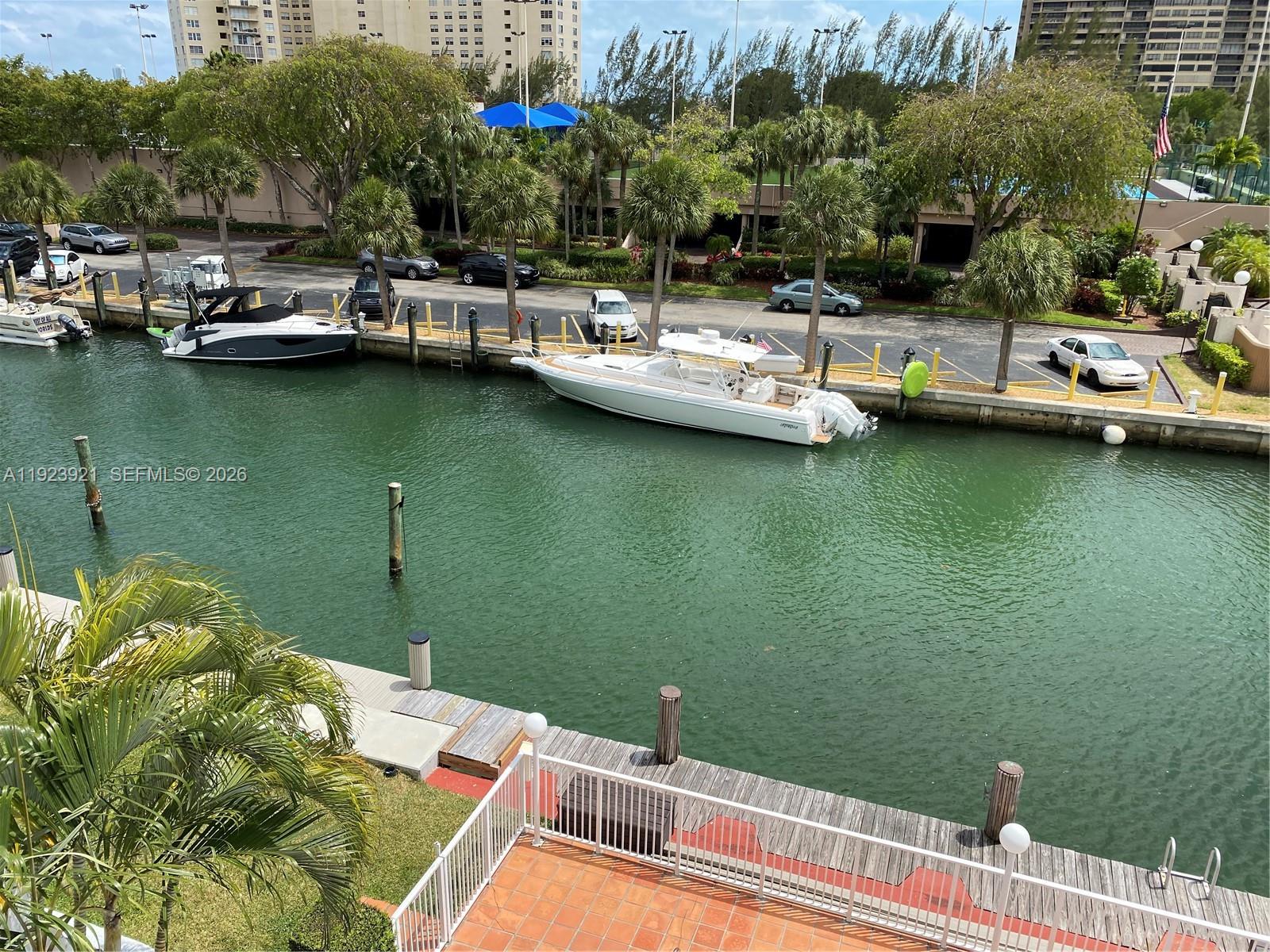 1650 NE 115th St # 405