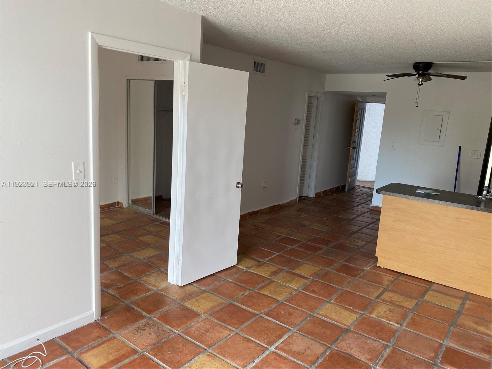 1650 NE 115th St # 405