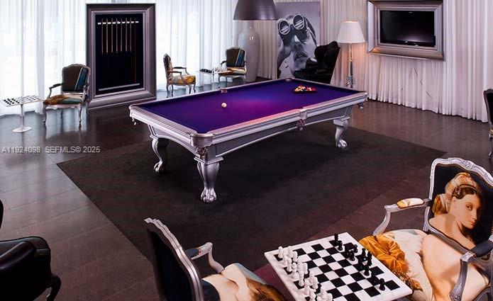 475 Brickell Ave # 910