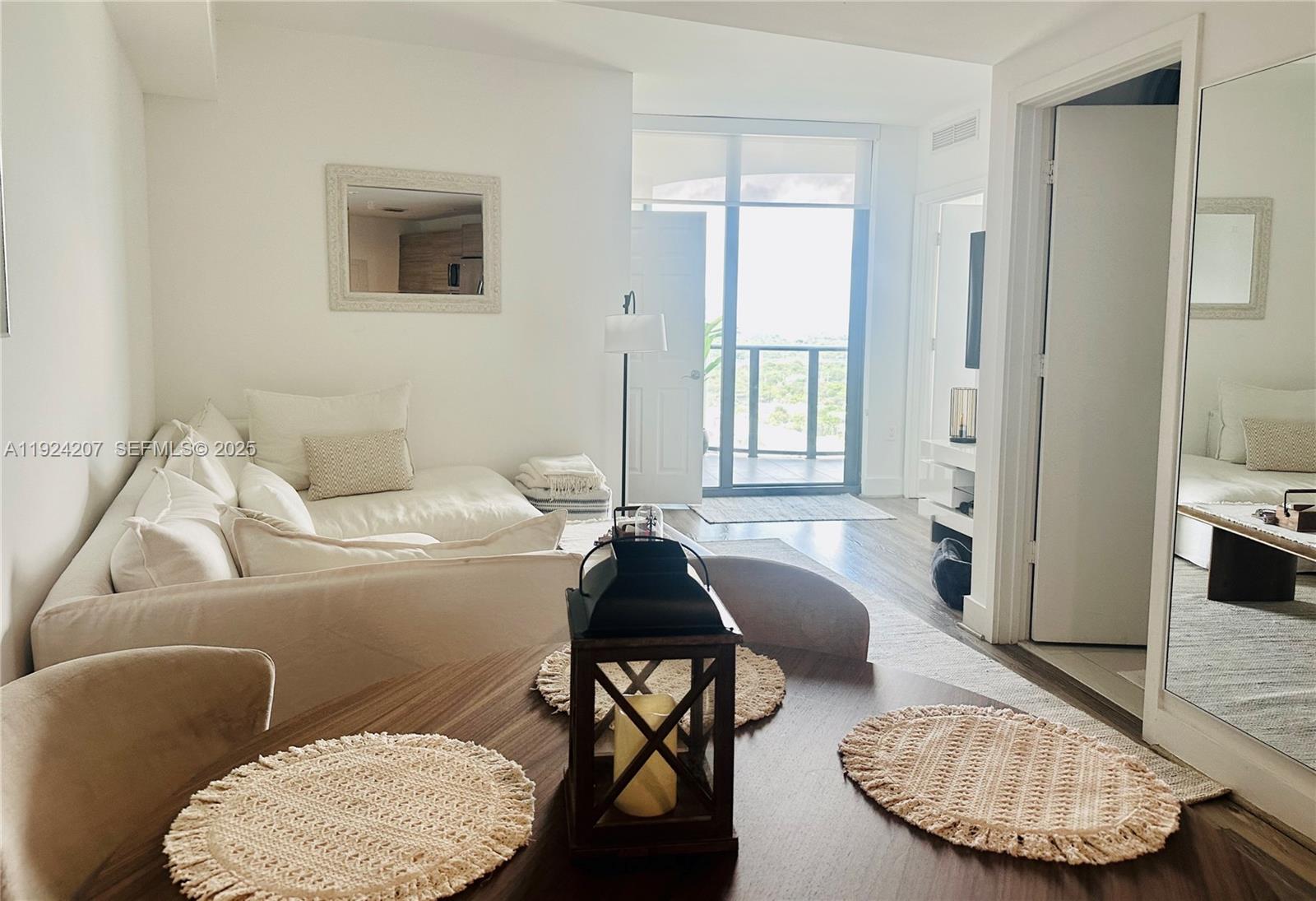 121 NE 34th St # 3014