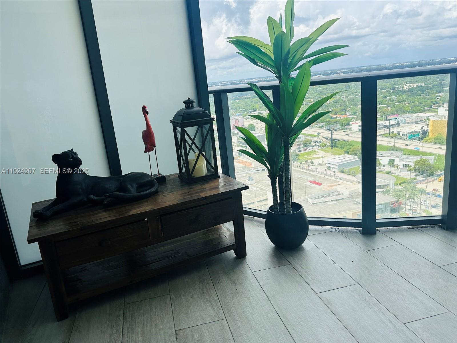 121 NE 34th St # 3014