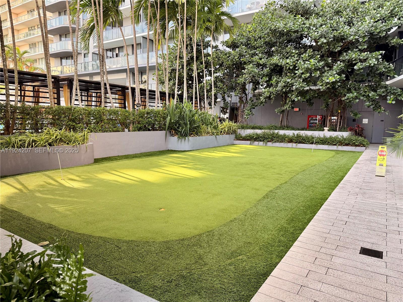 121 NE 34th St # 3014