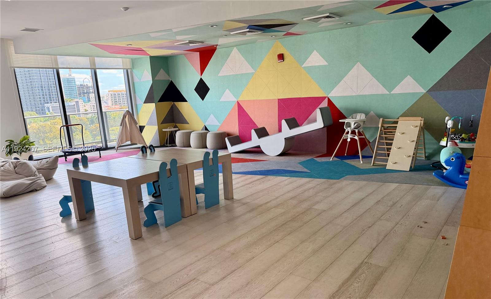 121 NE 34th St # 3014