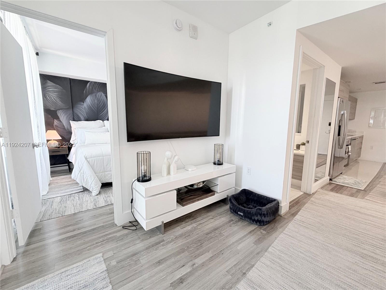 121 NE 34th St # 3014