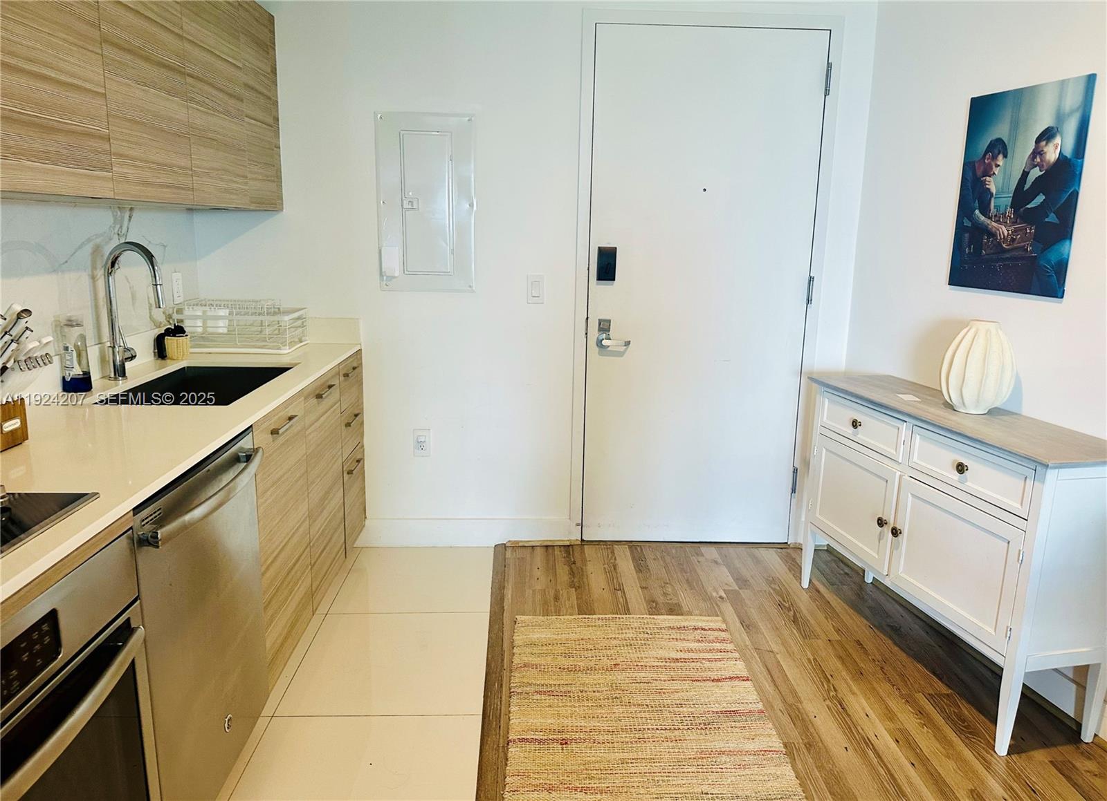 121 NE 34th St # 3014