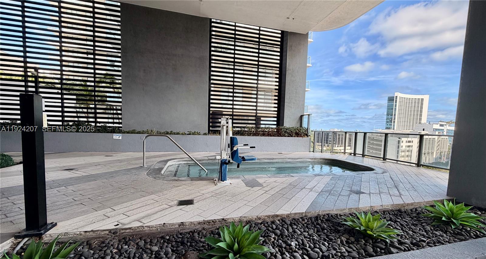 121 NE 34th St # 3014