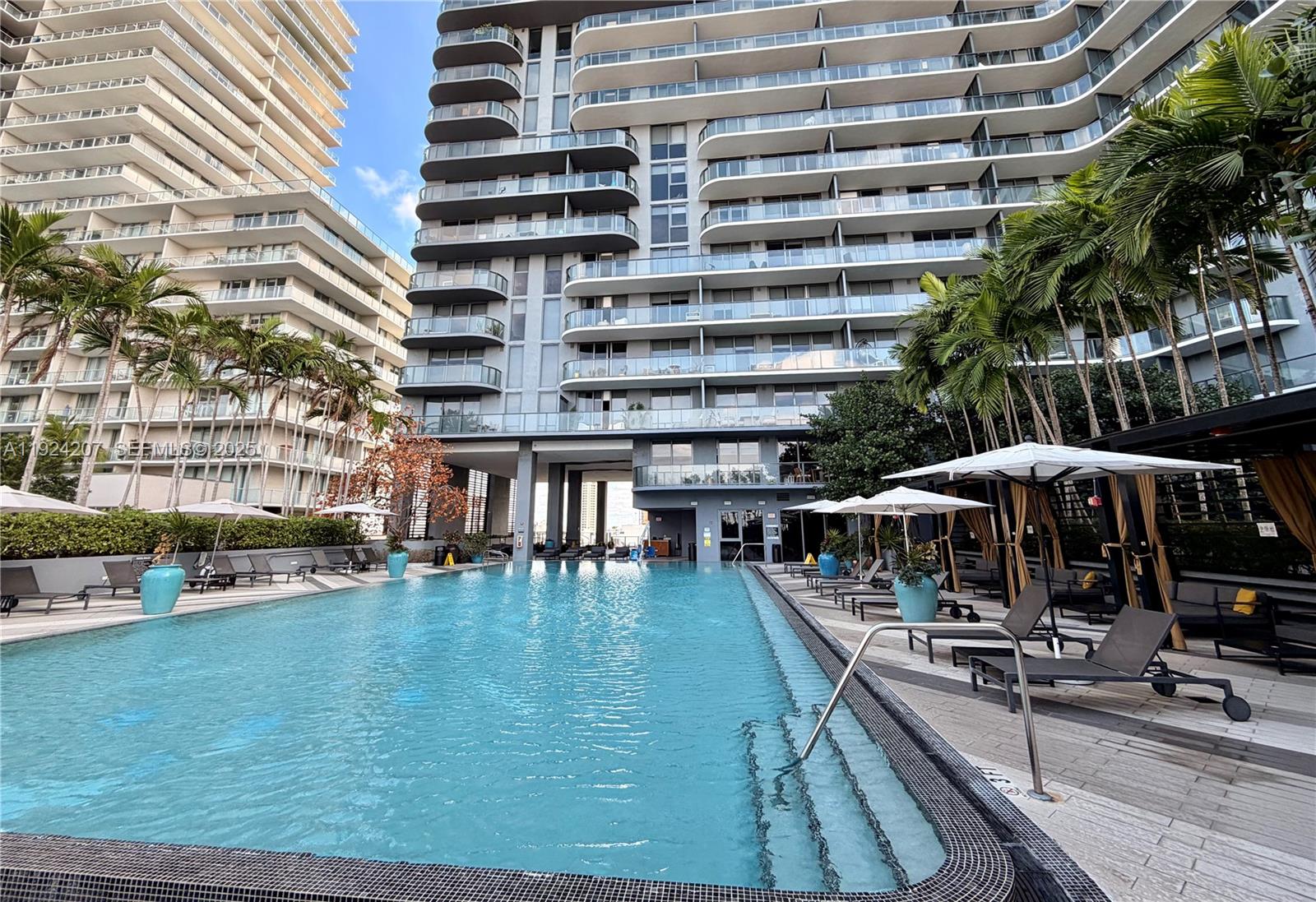 121 NE 34th St # 3014