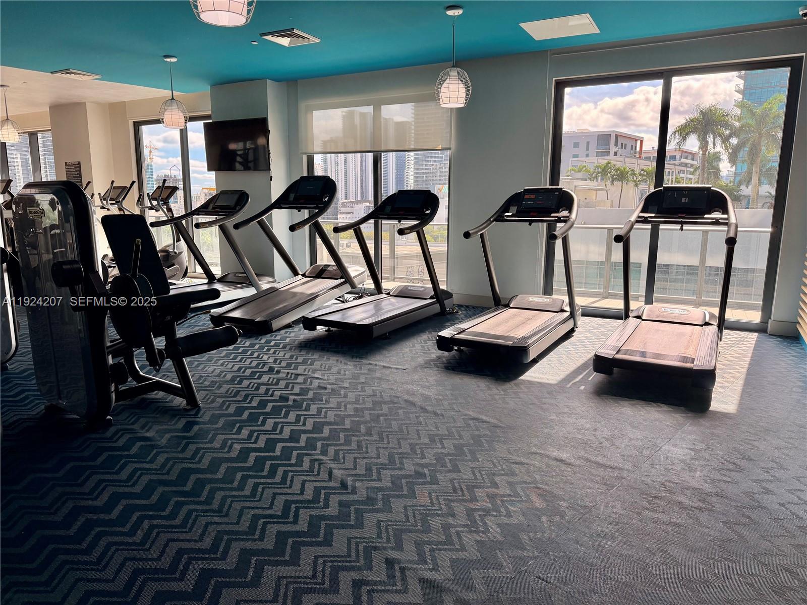 121 NE 34th St # 3014