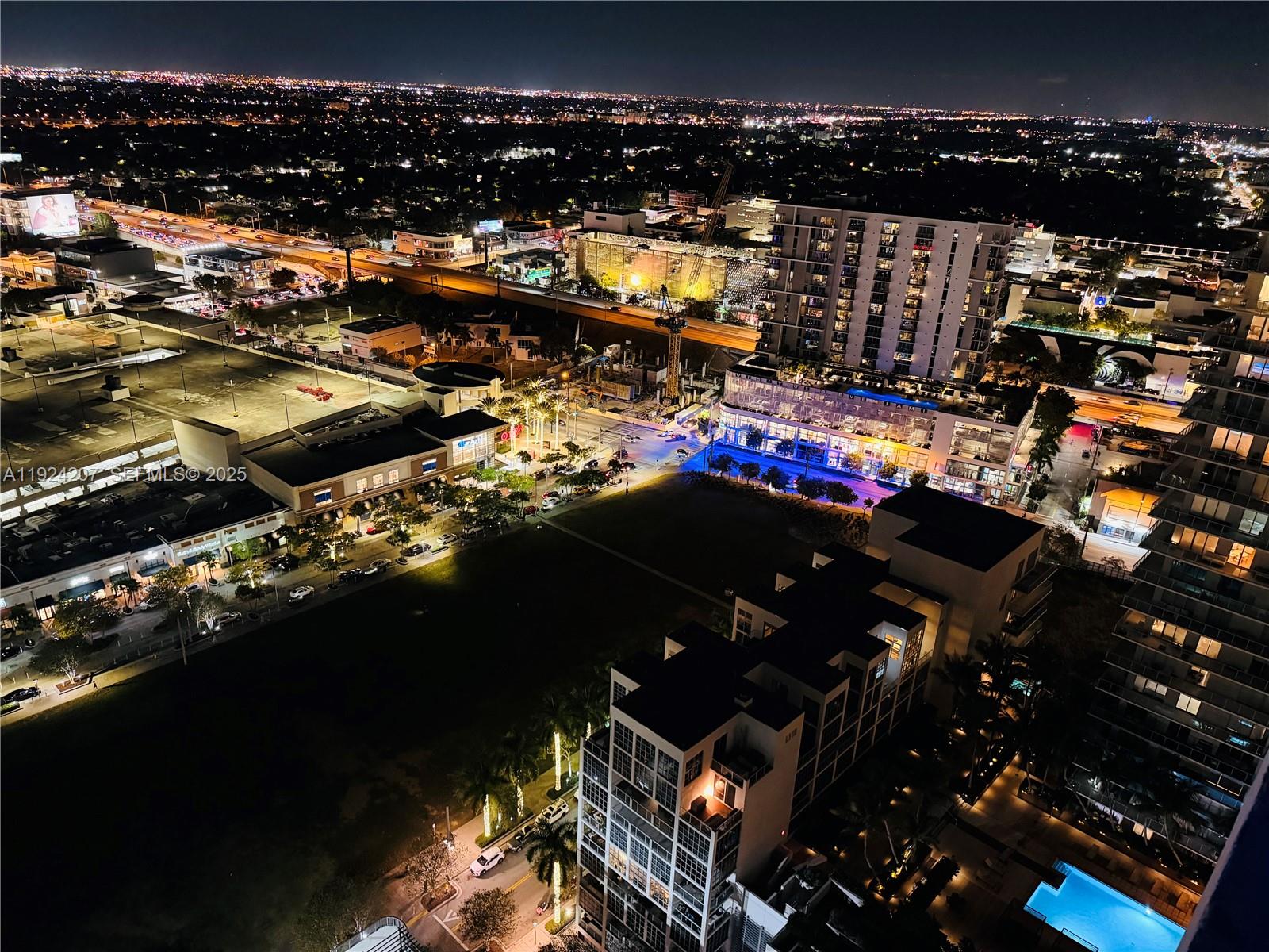 121 NE 34th St # 3014