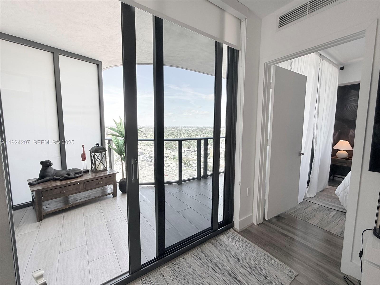 121 NE 34th St # 3014