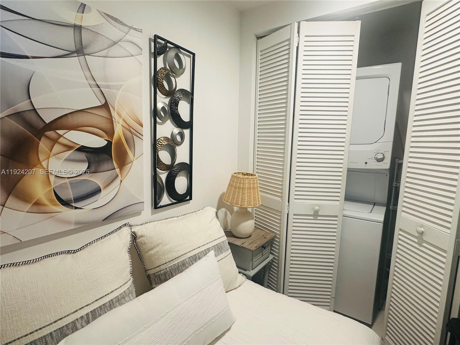 121 NE 34th St # 3014