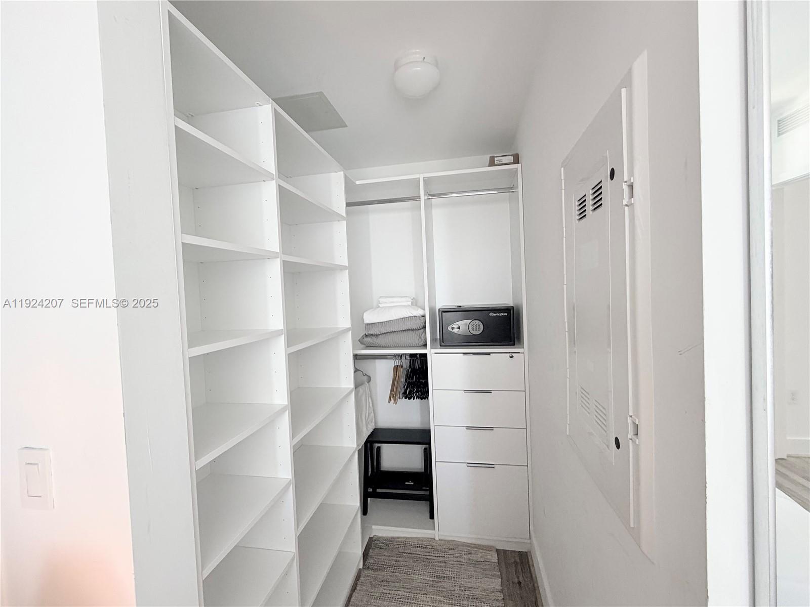 121 NE 34th St # 3014