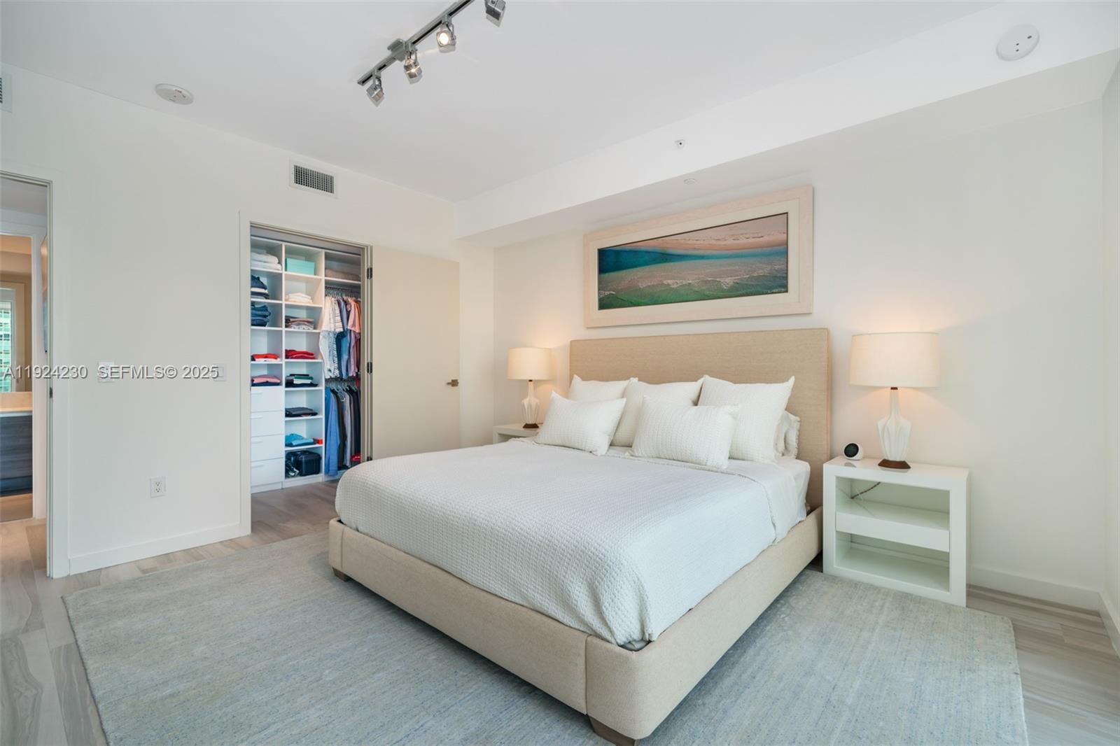 1080 Brickell Ave # 2706