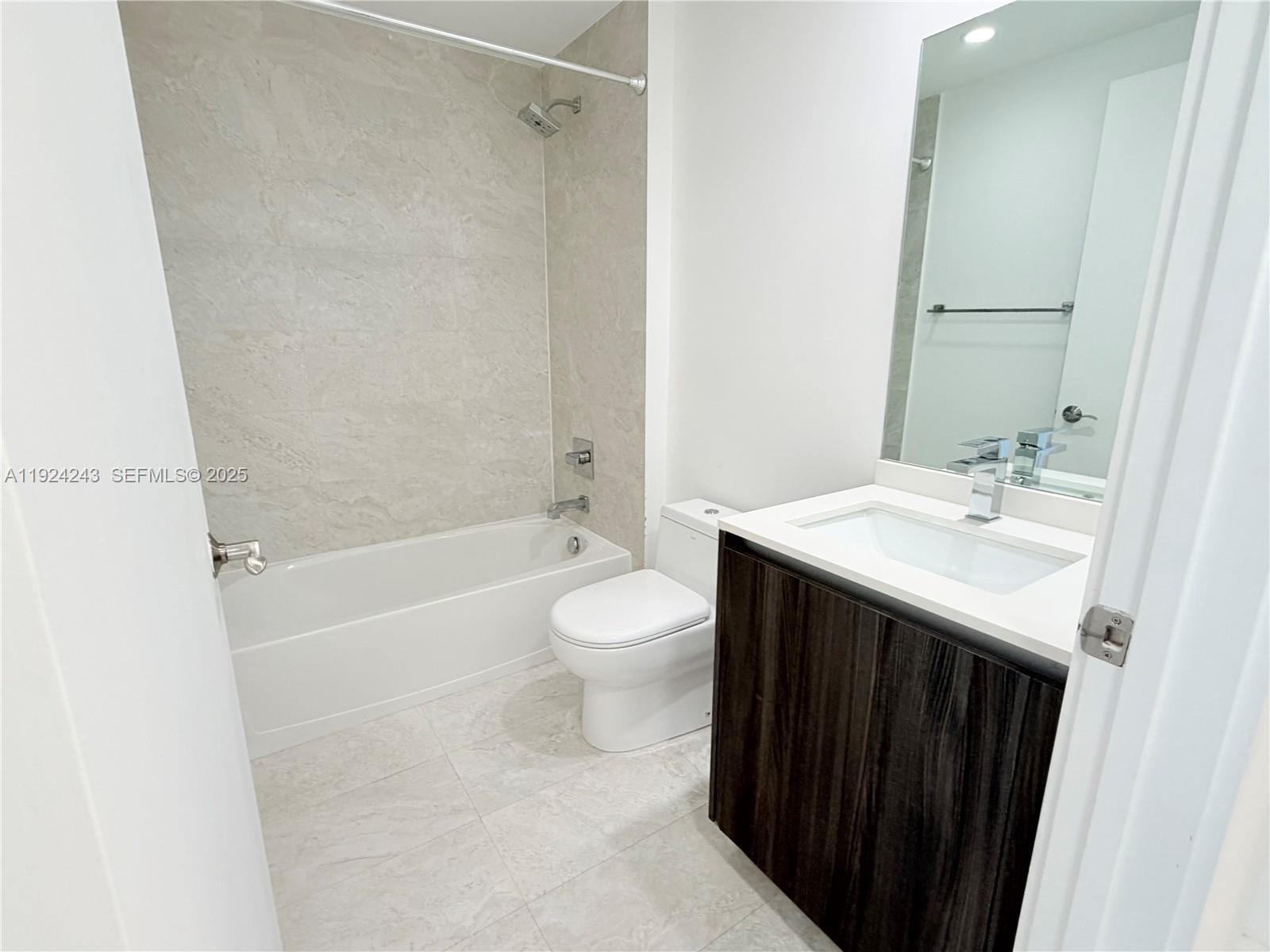 488 NE 18th St # 2310