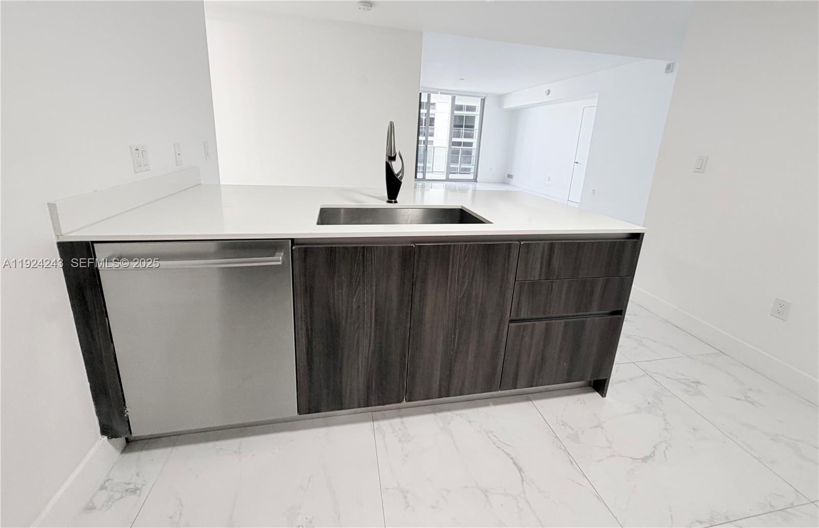 488 NE 18th St # 2310