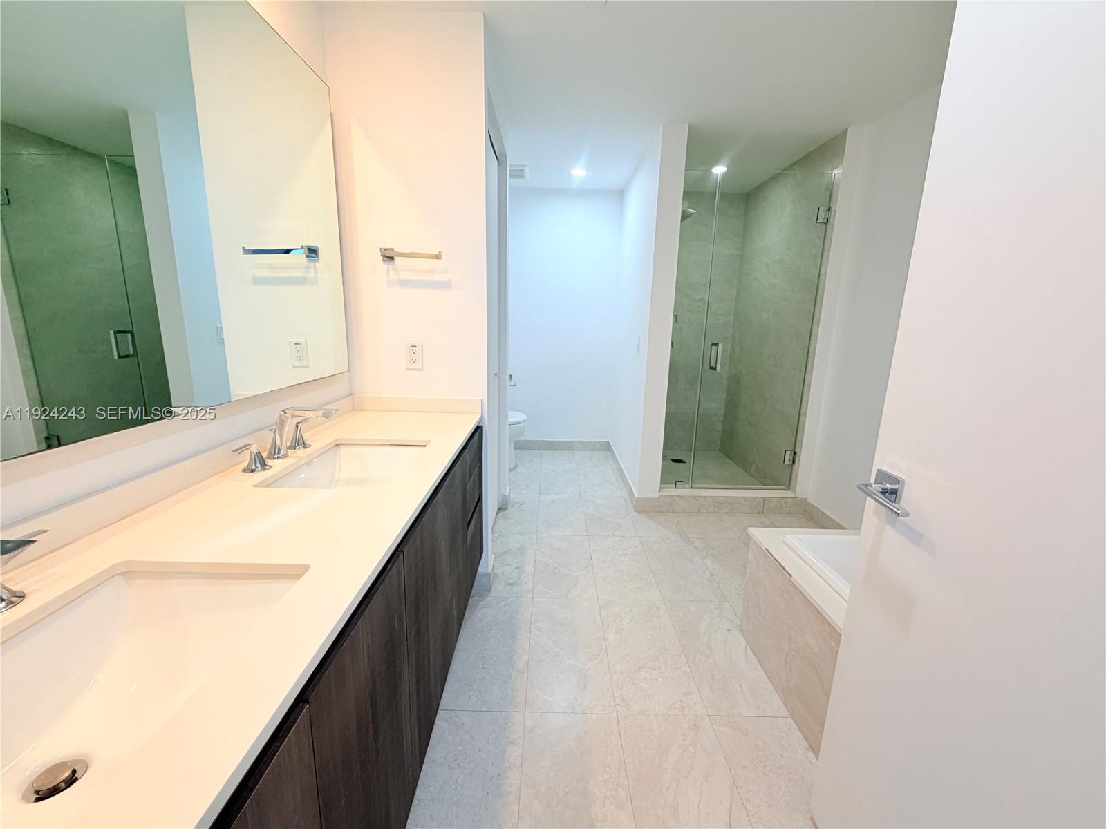 488 NE 18th St # 2310