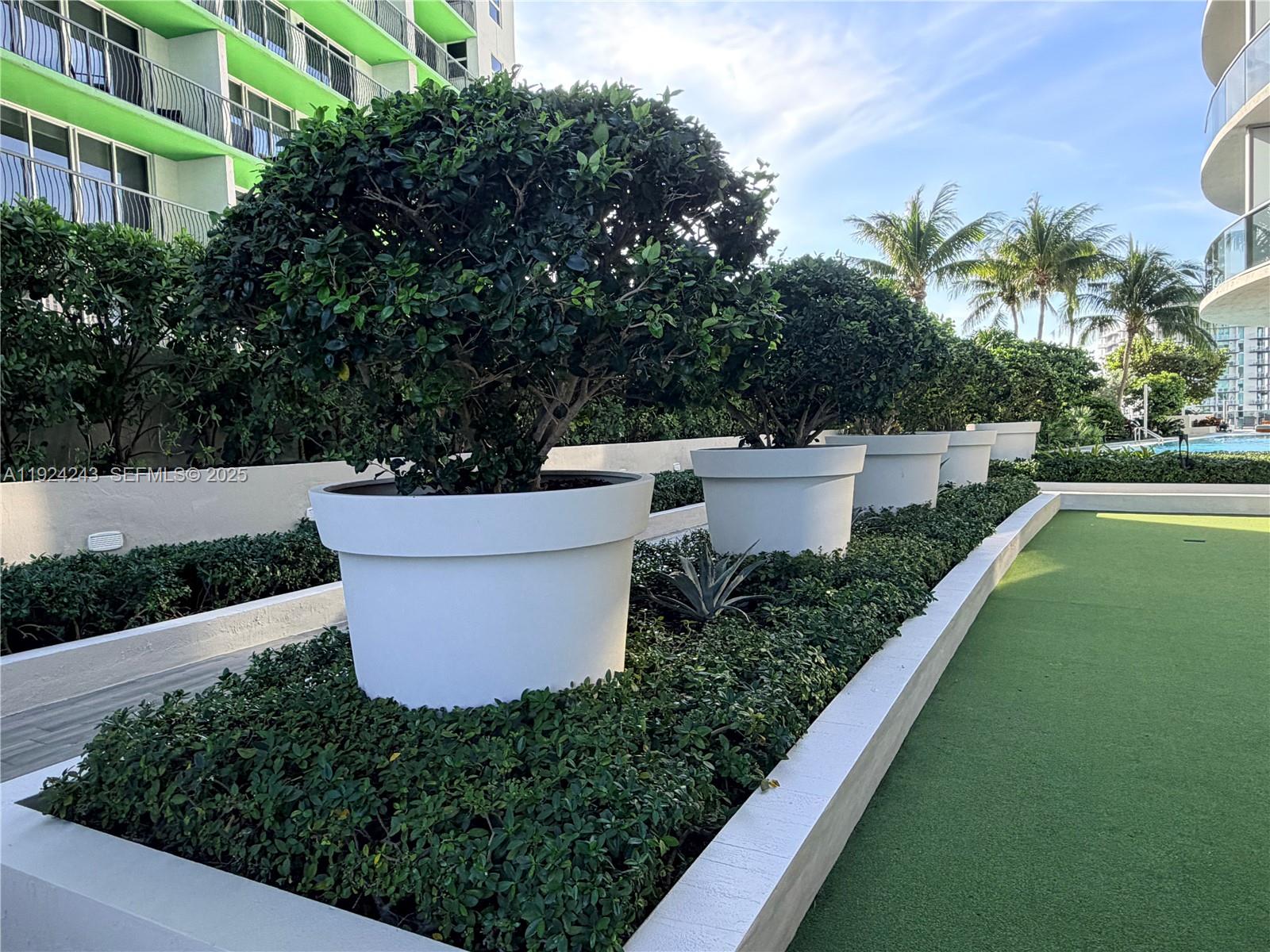 488 NE 18th St # 2310