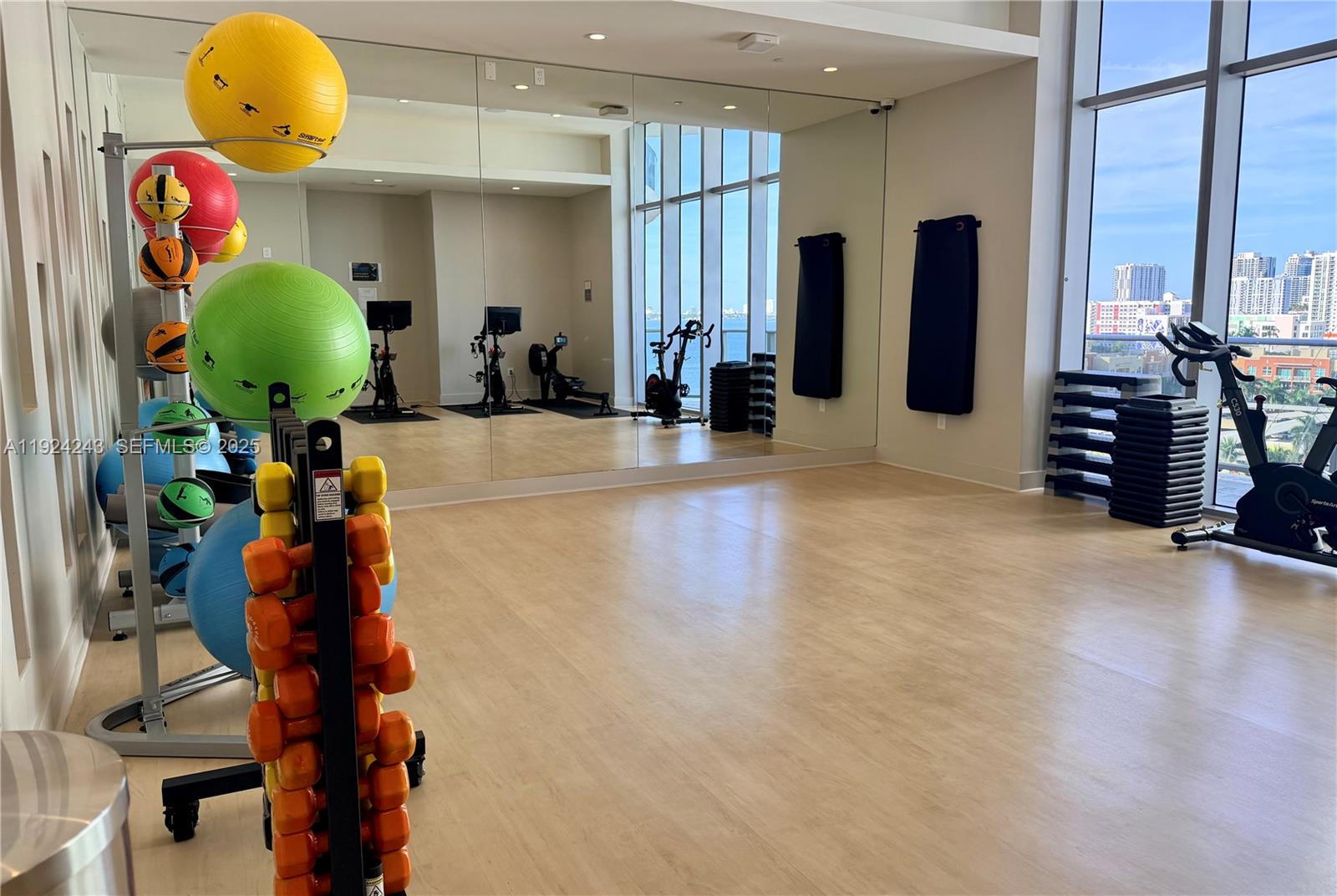 488 NE 18th St # 2310