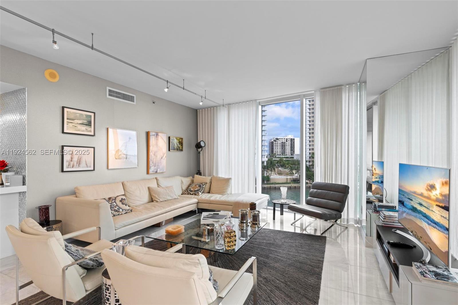 495 Brickell Ave # 501