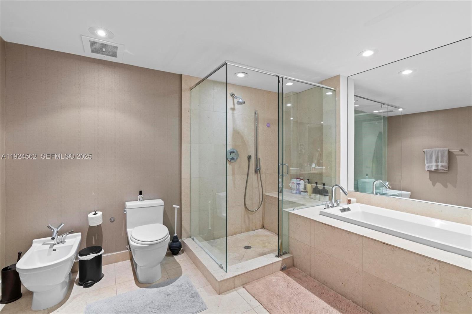 495 Brickell Ave # 501