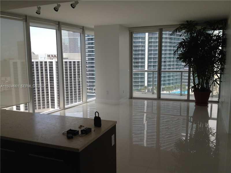 475 Brickell Ave # 2415