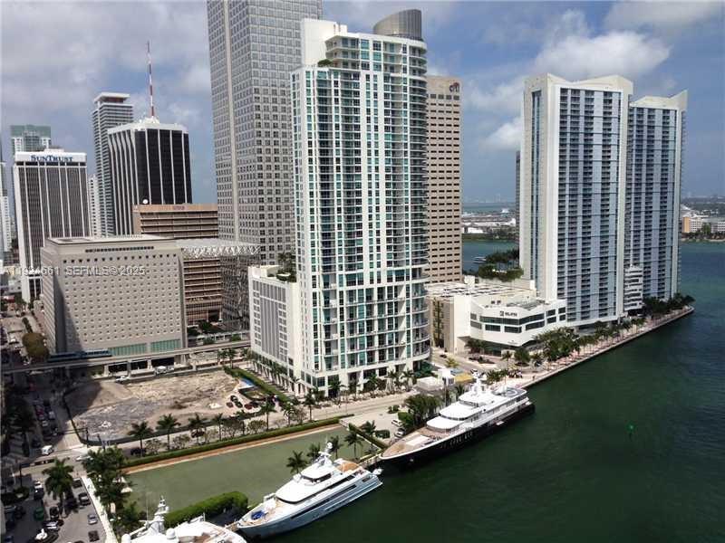 475 Brickell Ave # 2415
