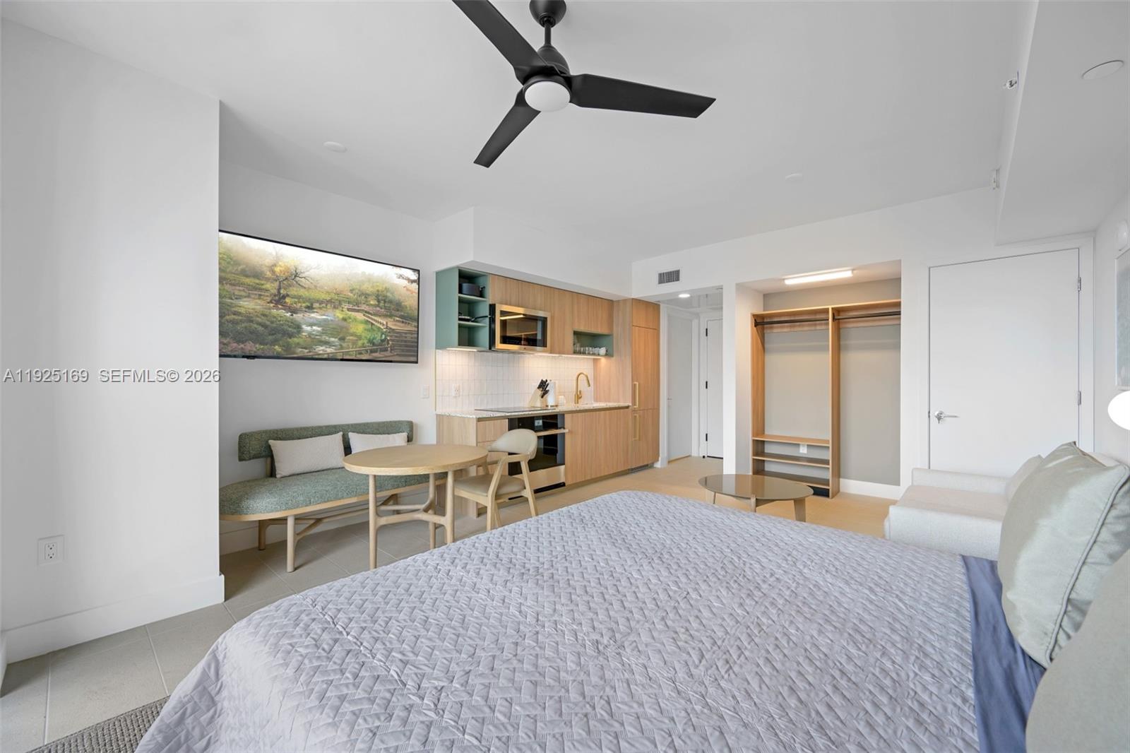 159 NE 6th St # 3810