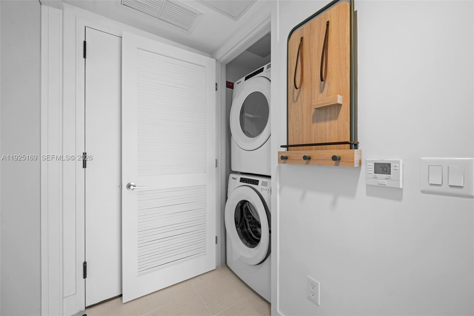 159 NE 6th St # 3810