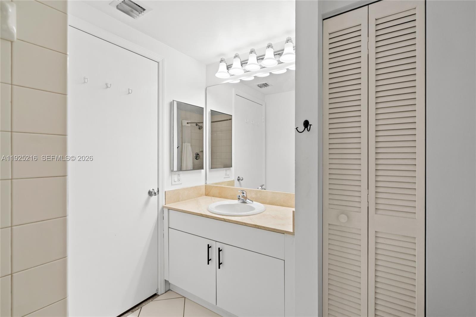 701 Brickell Key Blvd # 1911