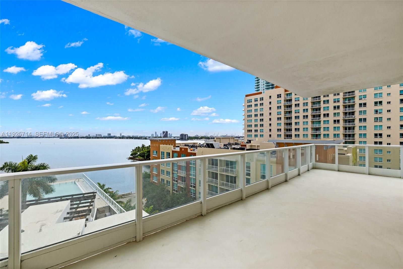2020 N Bayshore Dr # 810