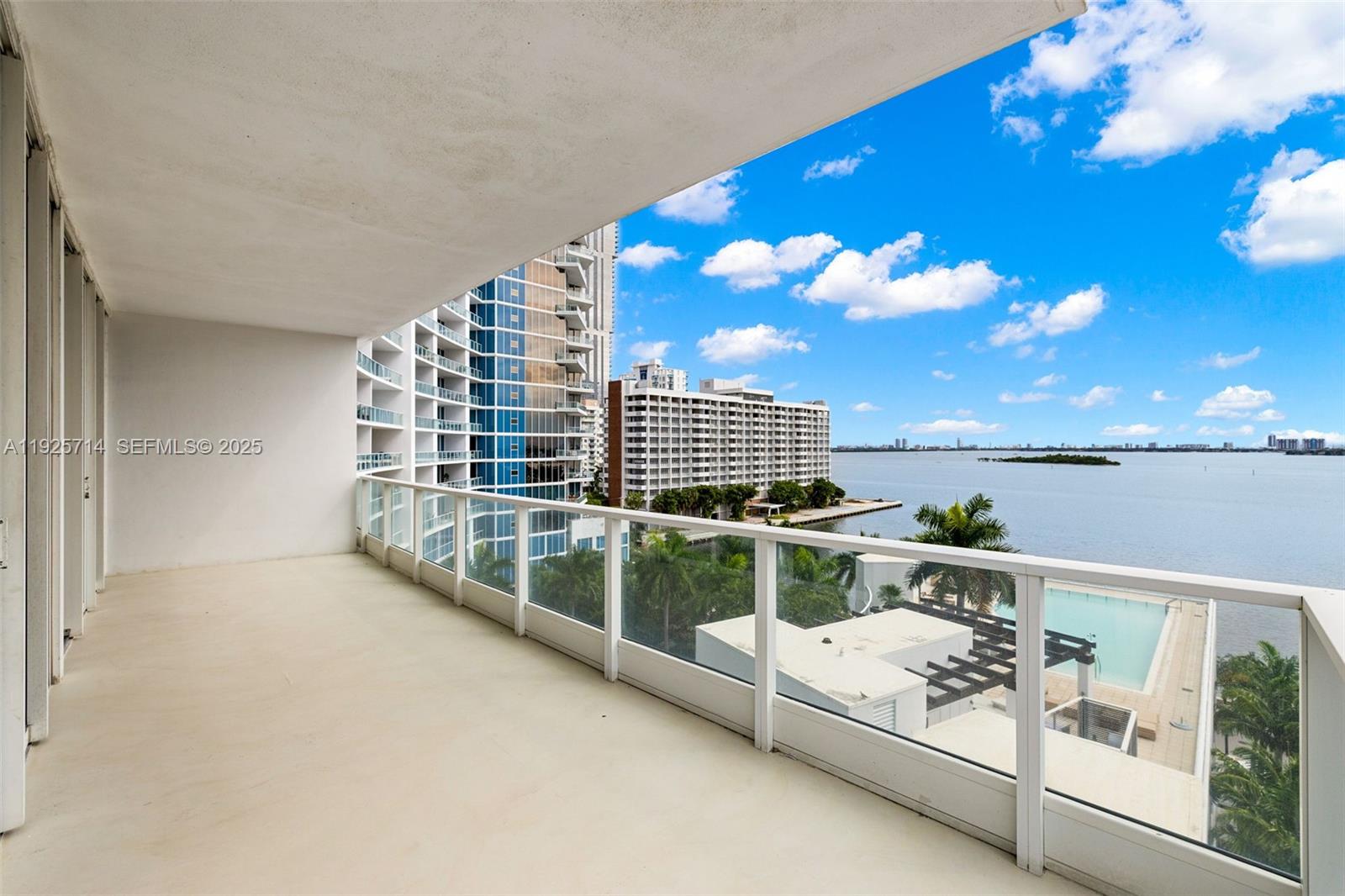 2020 N Bayshore Dr # 810