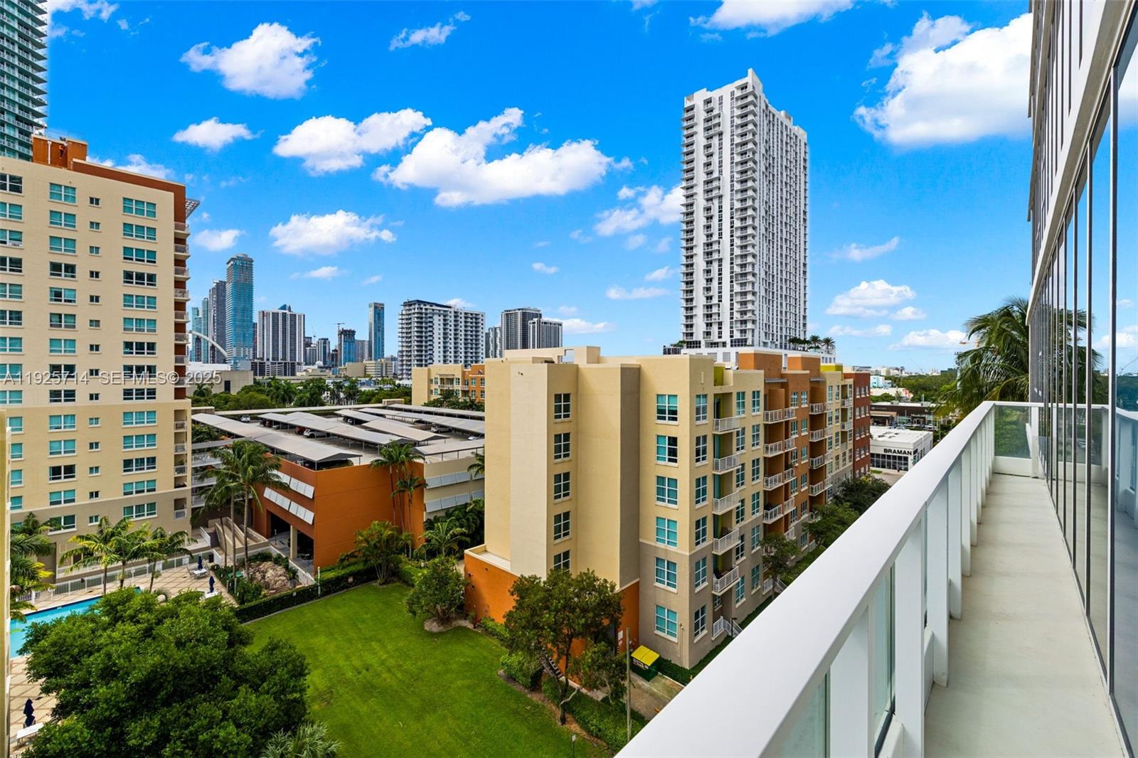 2020 N Bayshore Dr # 810