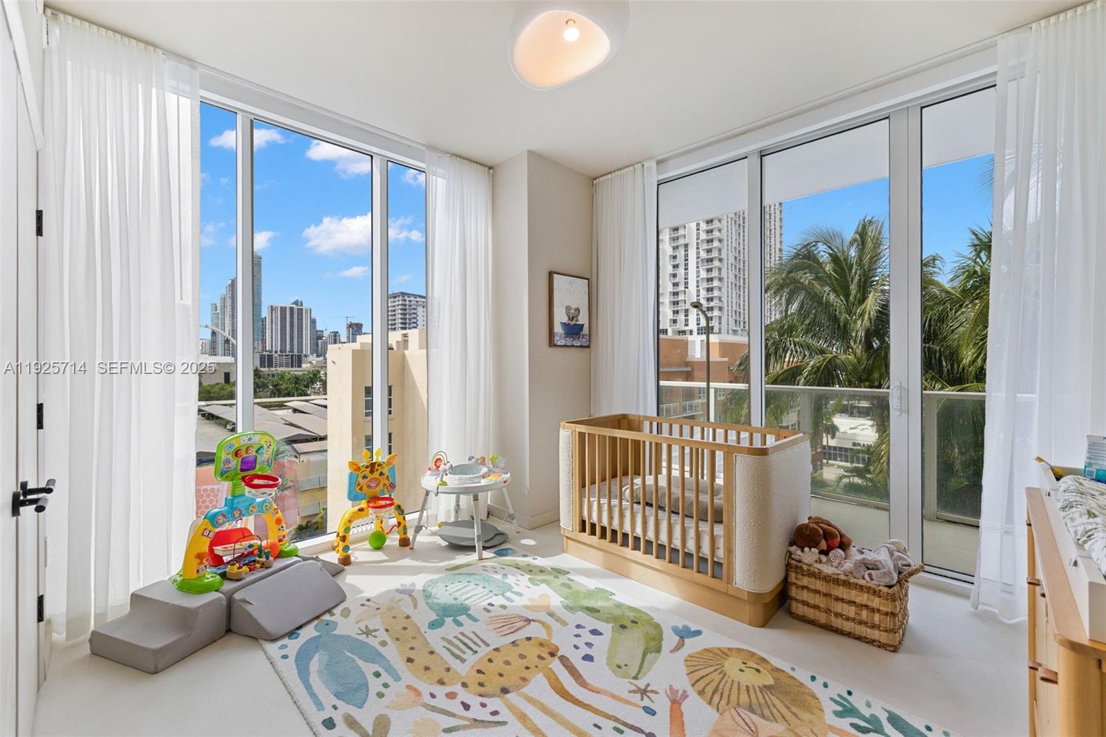 2020 N Bayshore Dr # 810