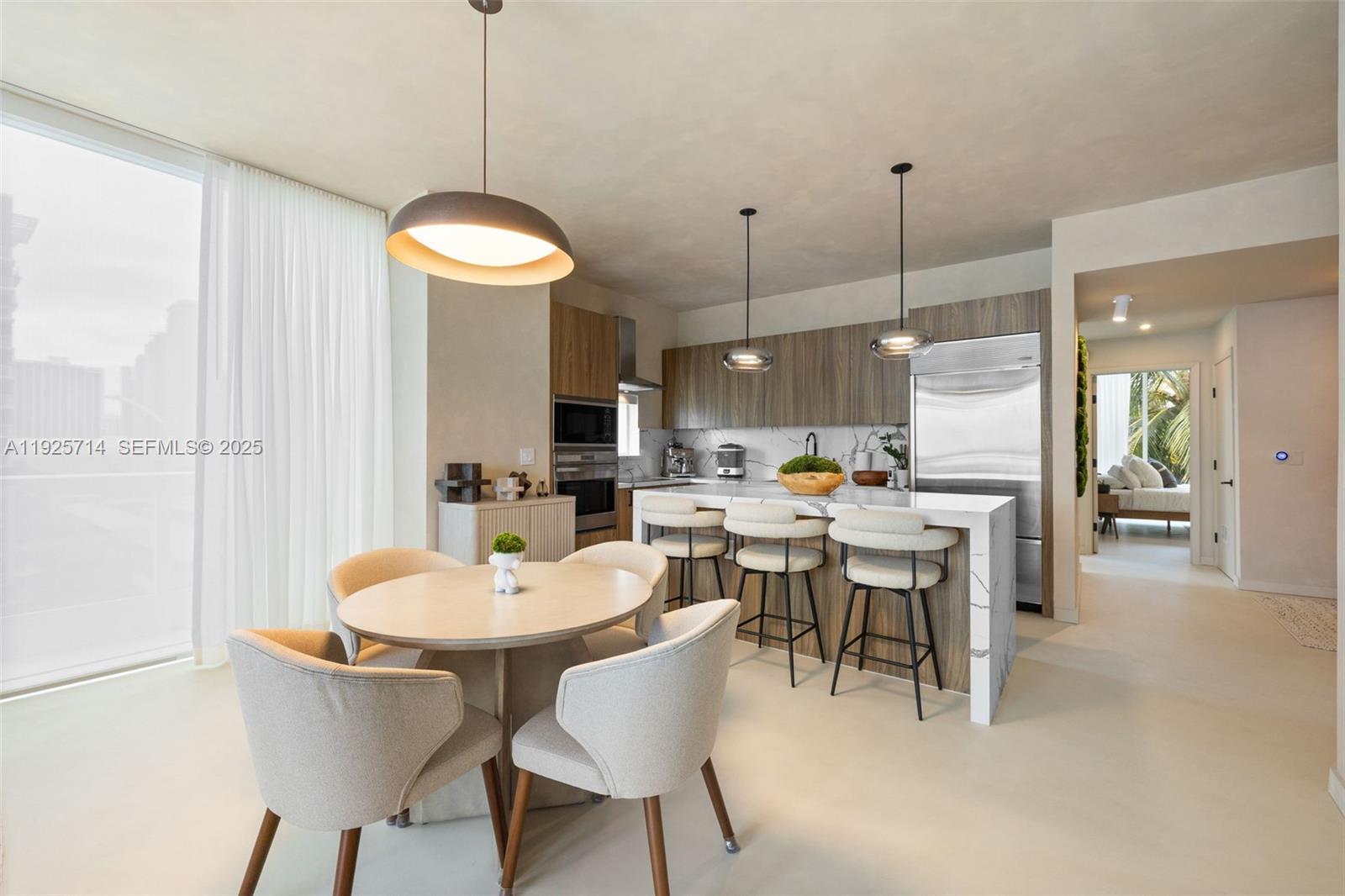 2020 N Bayshore Dr # 810