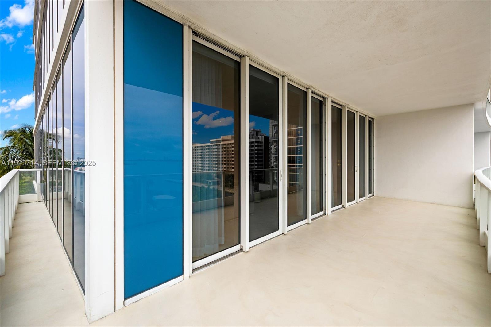 2020 N Bayshore Dr # 810