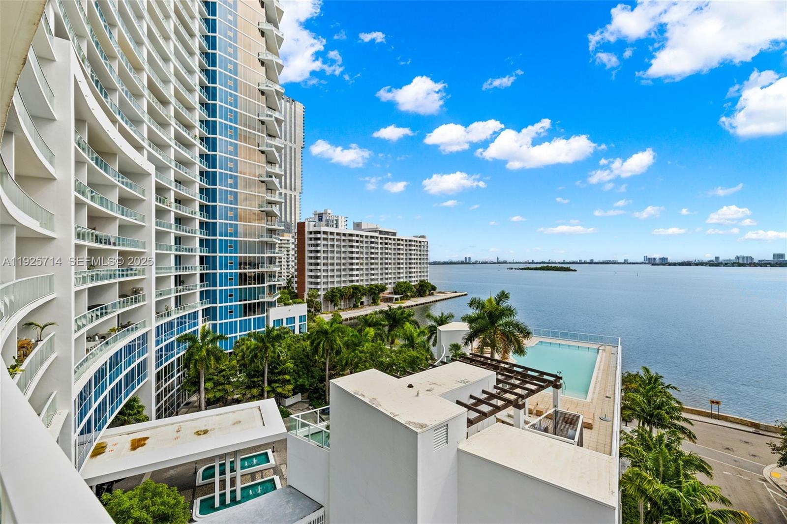 2020 N Bayshore Dr # 810